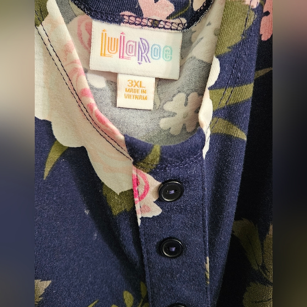 LulaRoe 3XL Xanthe Beautiful Floral on Navy - Picture 6 of 6